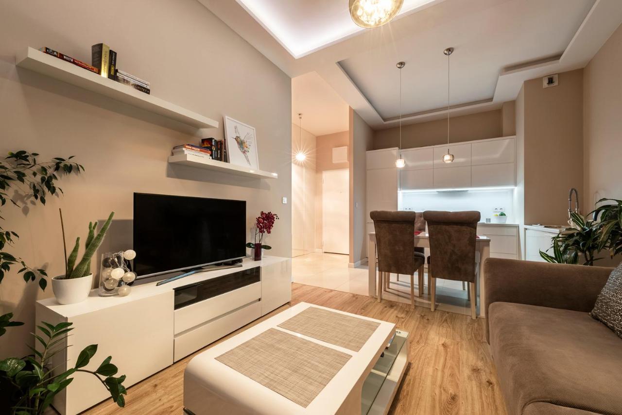 Warsaw - Aparts Lotnisko Okecie Apartment Exterior photo